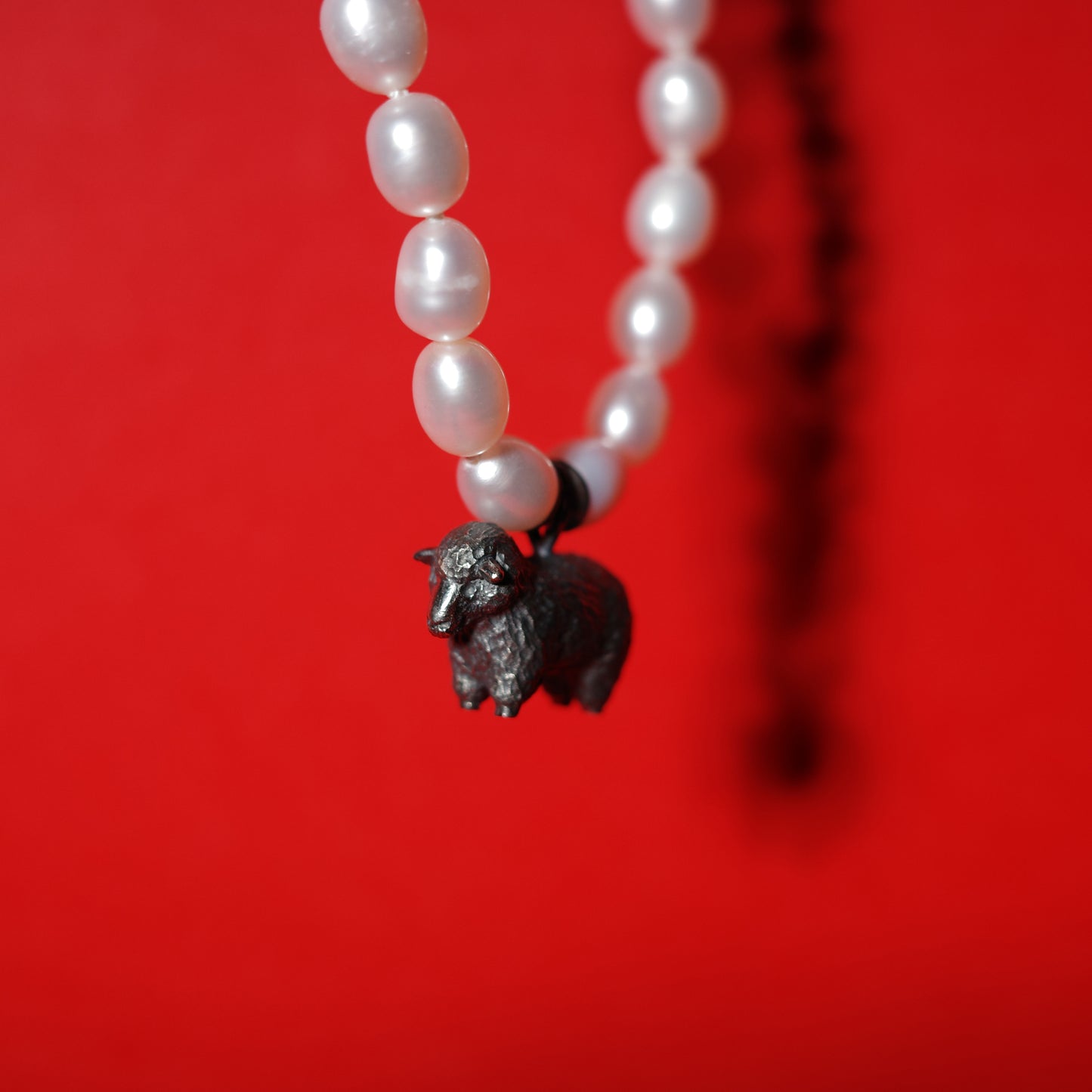 PEARL NECKLACE WITH SHEEP